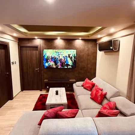 Oasis Penthouse Luxury דירה לימסול