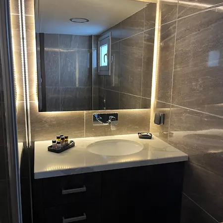 Oasis Penthouse Luxury דירה לימסול