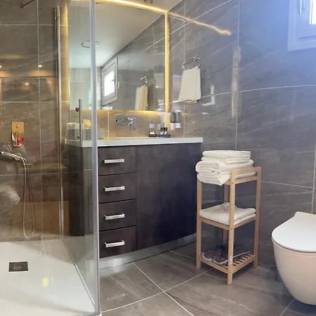 Oasis Penthouse Luxury Apartment